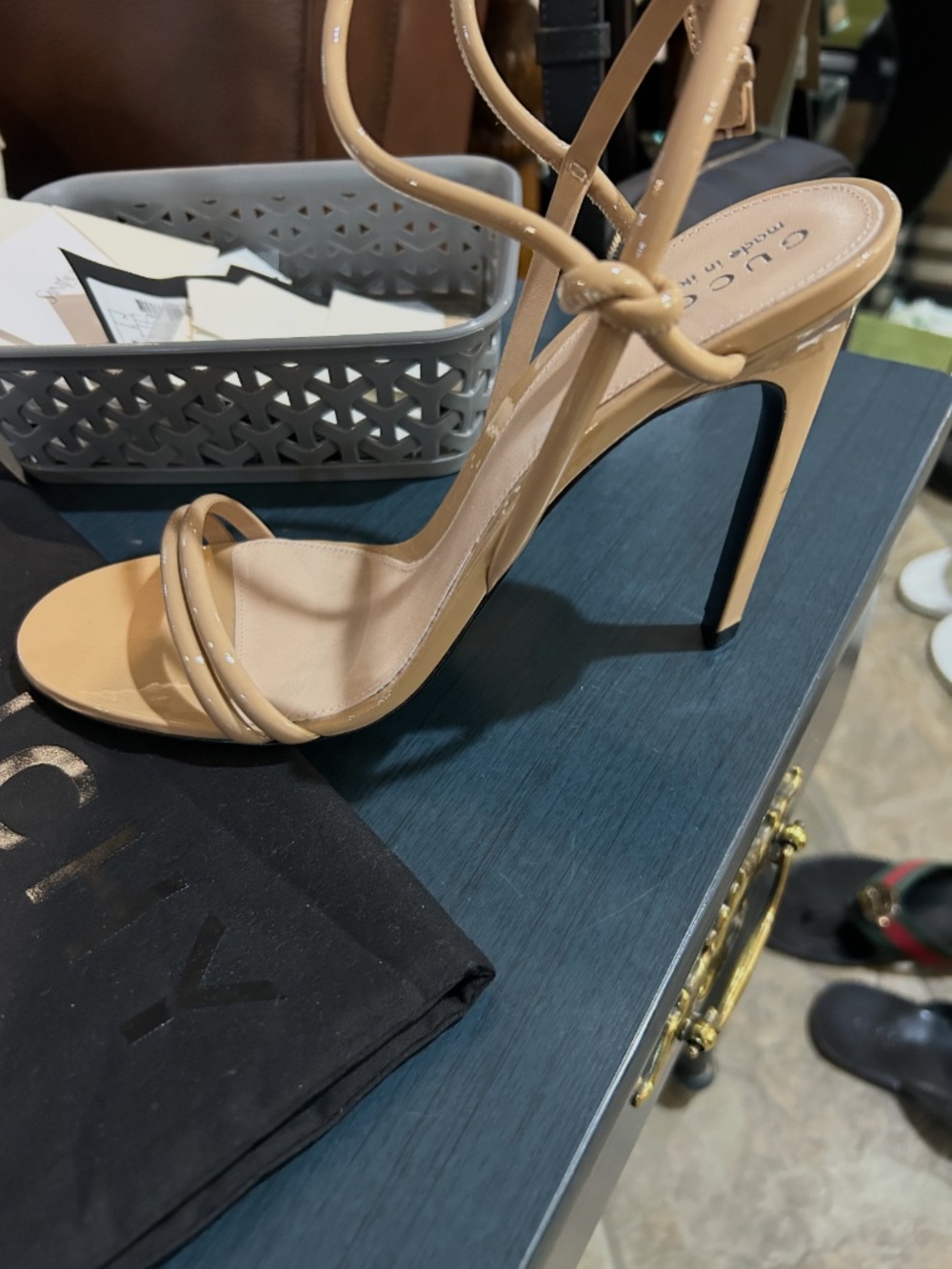 Women’s Gucci, patent leather nude strap sandals size 40 made in Italy - Picture 14 of 14